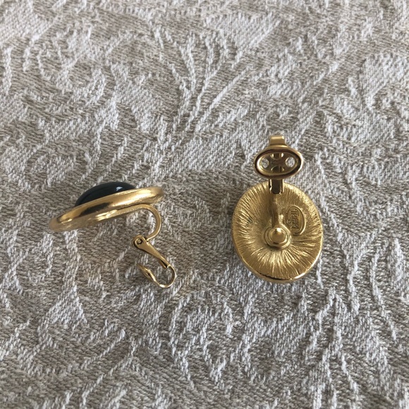 VintageTRIFARI Black & Rhinestone Clip-on Earrings - Picture 3 of 9